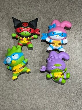 McDonald’s Happy Meal Toys TMNT Ninja Turtles x Sanrio Hello Kitty and Friends 4
